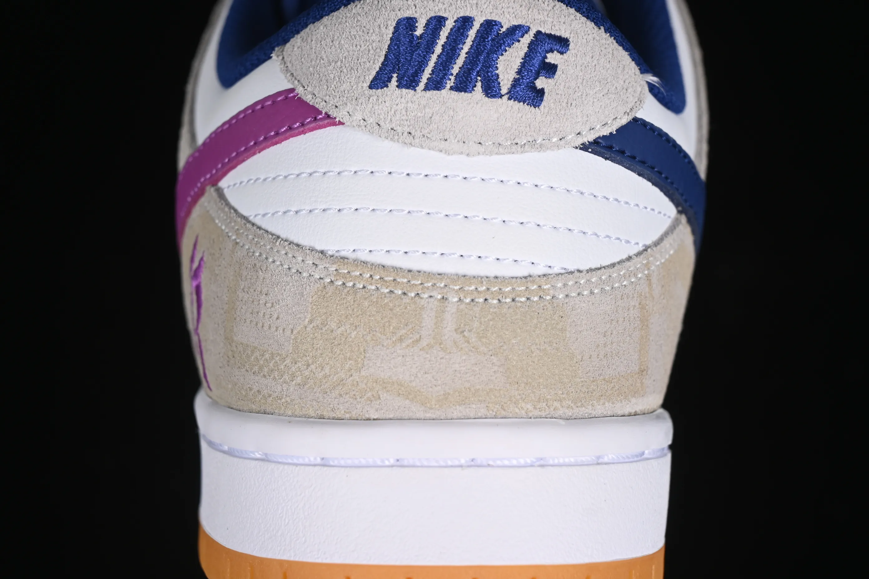 All categories Nk SB Dunk Series Nk SB Dunk Low low-top sneakers Rayssa Leal x Nk SB Dunk Low Brazilian skateboarding goddess joint model SB low-top casual sneakers FZ5251-001